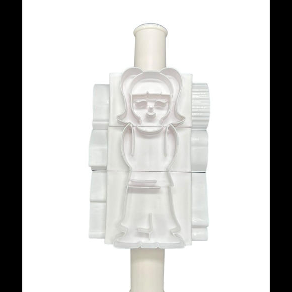 Williams Sonoma Kids Twist & Press Cookie Cutter Fashion Plates - Picture 3 of 3